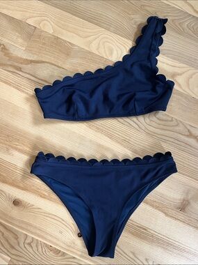 Cupshe Navy One-Shoulder Scallop Edge Bikini